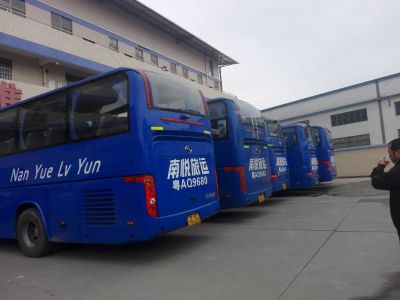 55座大巴车